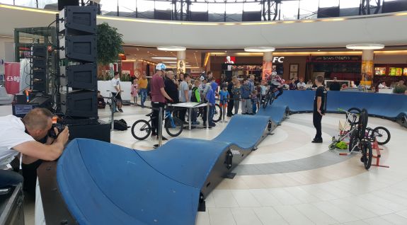 Une aire de jeux pour bicyclettes ou pumptrack - Wałbrzych (PL)