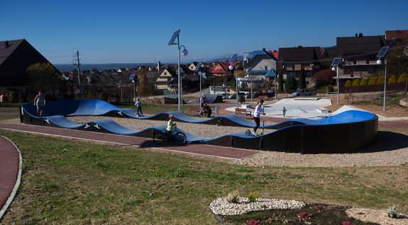 Pumptrack adapté pour le longboard