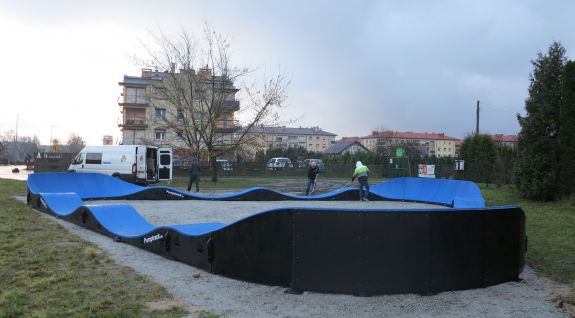 Piste de pompe adaptée au skateboard